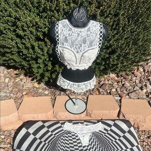 Victoria's Secret high-neck halter Medium bra-corset & 2 small thongs-new w/tags